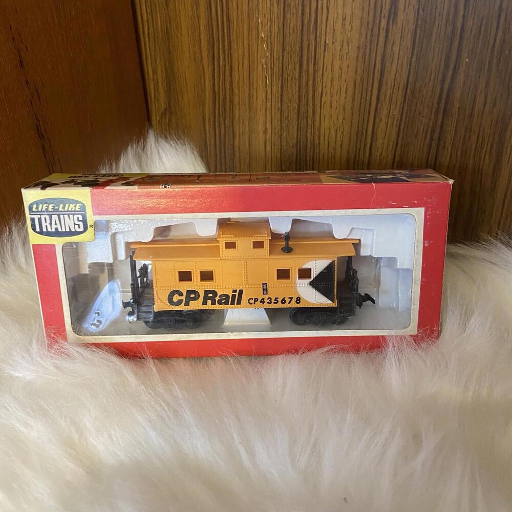 Life-like trains CP rail car in box